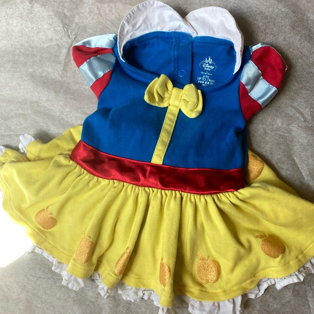 Disney baby snow White size 6-9 months costume play Halloween